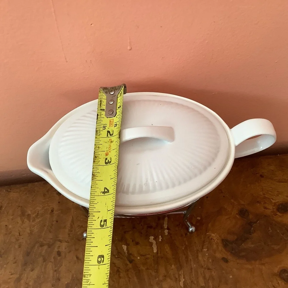 Tabletops Gallery 16oz. Gravy Boat Ceramic White, With Candle Warming Stand